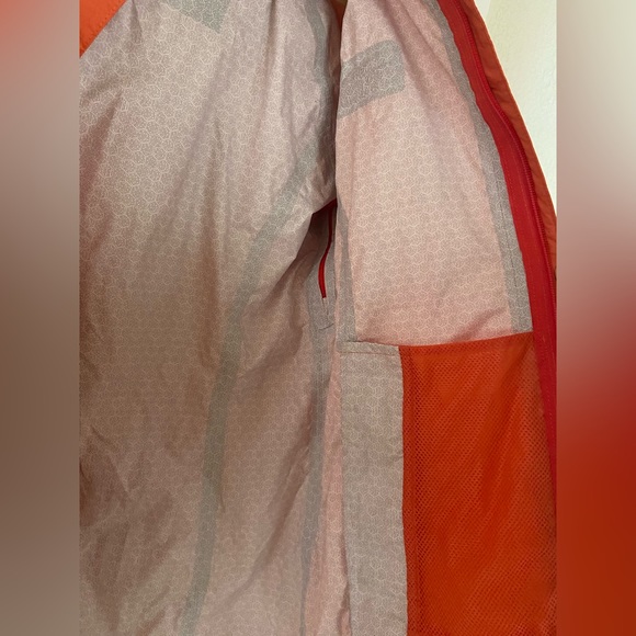 The North Face Women's Rain Jacket Size XS Color Coral Dry Vent - Picture 8 of 10